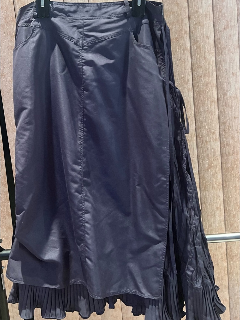 Women’s Navy Pleated Hem Skirt
